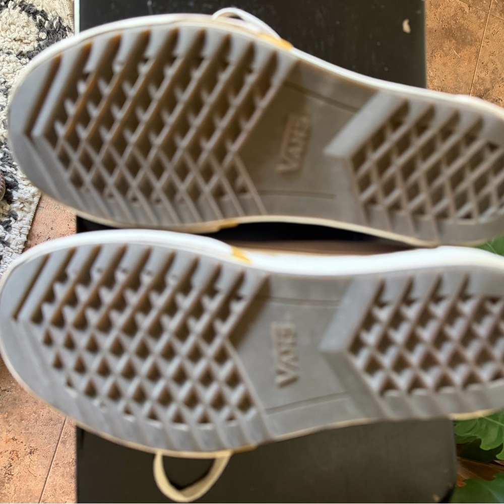 Vans Women's Platform Sneakers - Beige and White - Picture 4 of 4